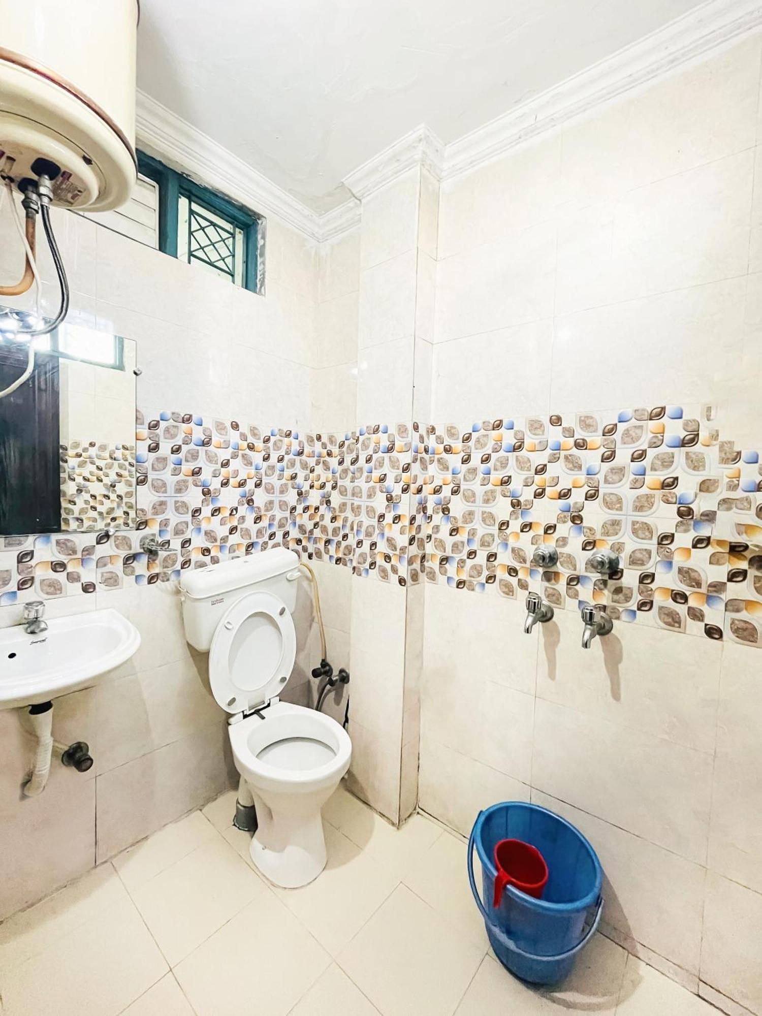 Hotel In Moti Bagh Hotel New Delhi